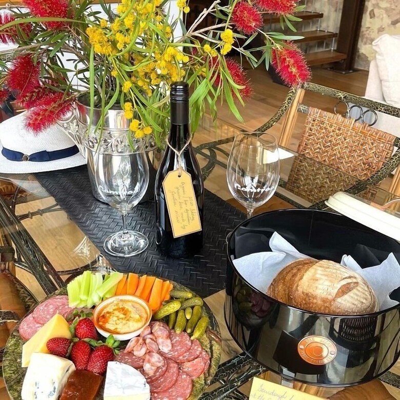 Bed & Breakfast Old Chaff Mill Retreat - - Luxury Vineyard Accommodation