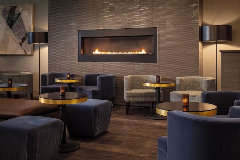 Sheraton Commander Hotel