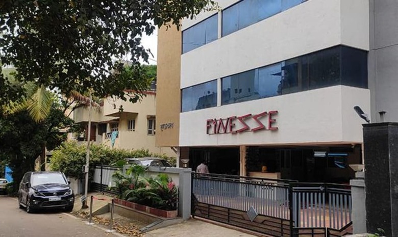 Fabhotel Prime Finesse