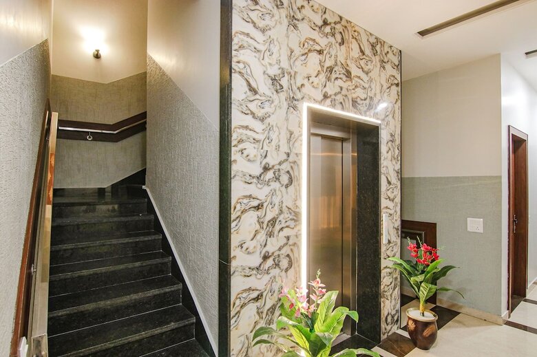 Fabhotel Golden City