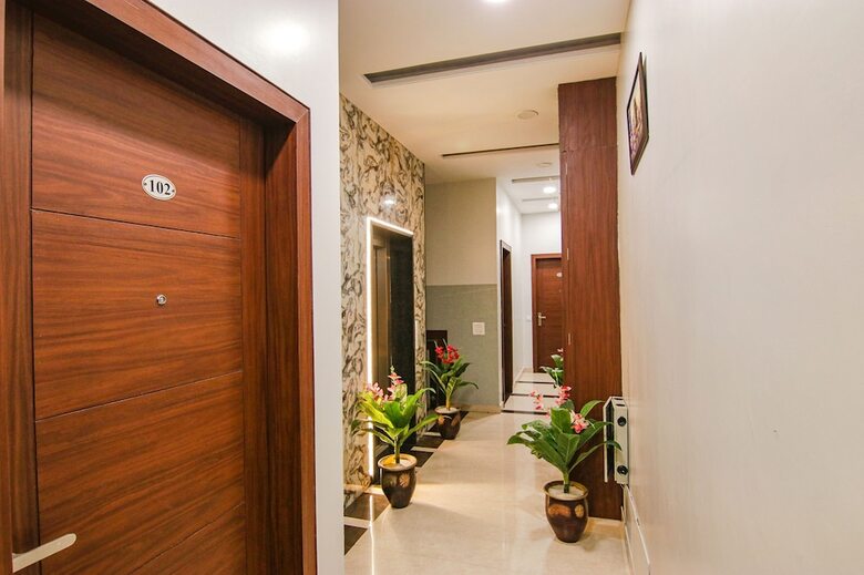 Fabhotel Golden City