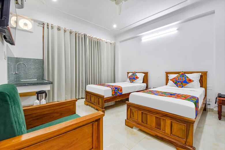 Fabhotel Umrao Haveli With Pool