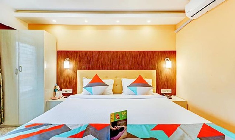 Hotel Fabexpress Stone Inn