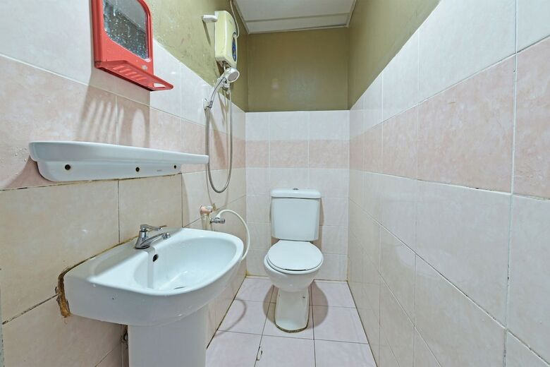Oyo 90846 Hotel Akasia