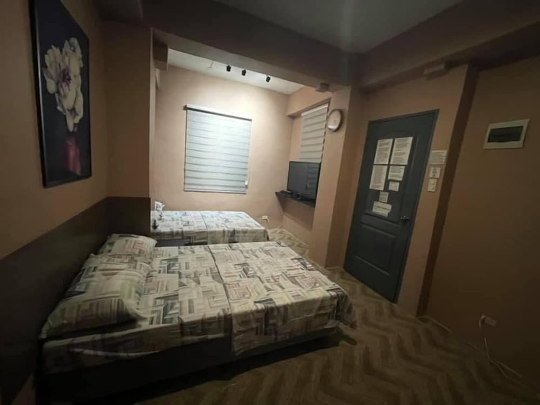 Aparthotel 83 F. Bautista St