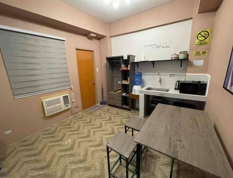 Aparthotel 83 F. Bautista St