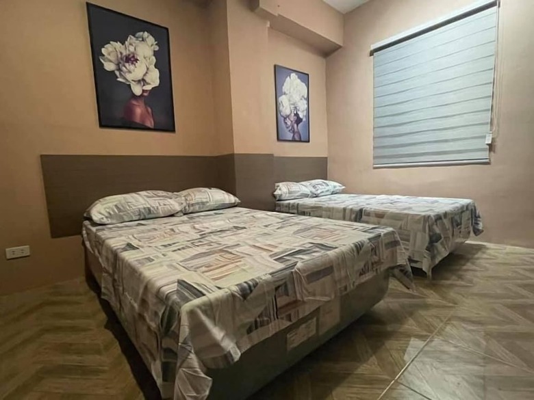 Aparthotel 83 F. Bautista St