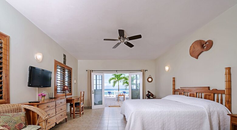Aparthotel Beach House Condos Negril