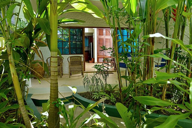 Aparthotel Beach House Condos Negril