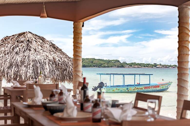 Aparthotel Beach House Condos Negril