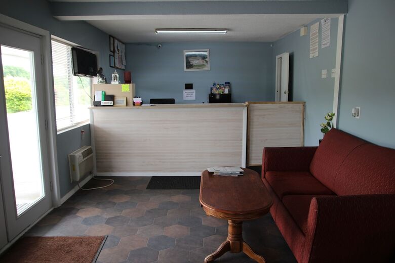 Frontier Motel