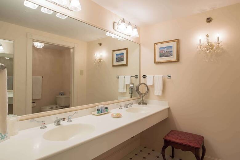 Hotel Bluenose Inn - Bar Harbor Collection