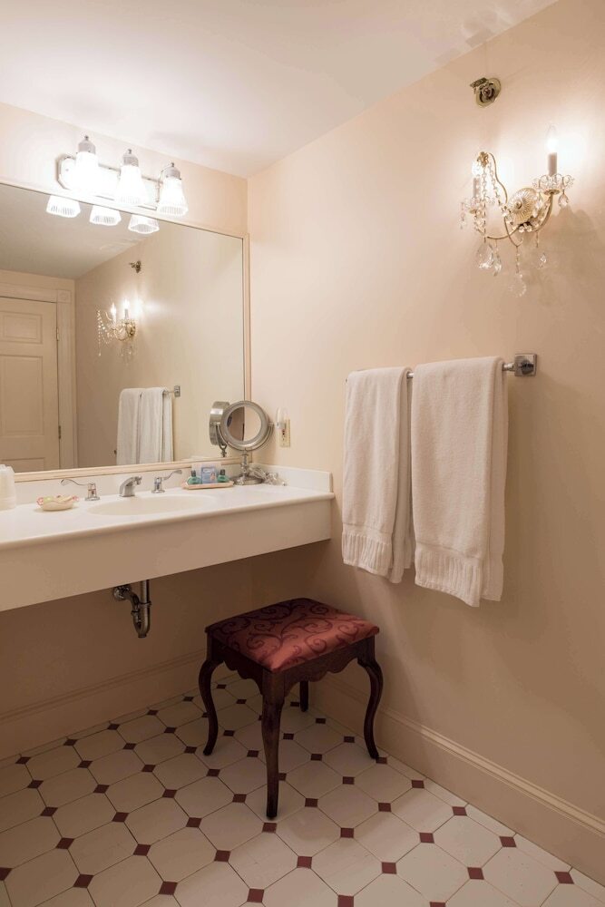 Hotel Bluenose Inn - Bar Harbor Collection