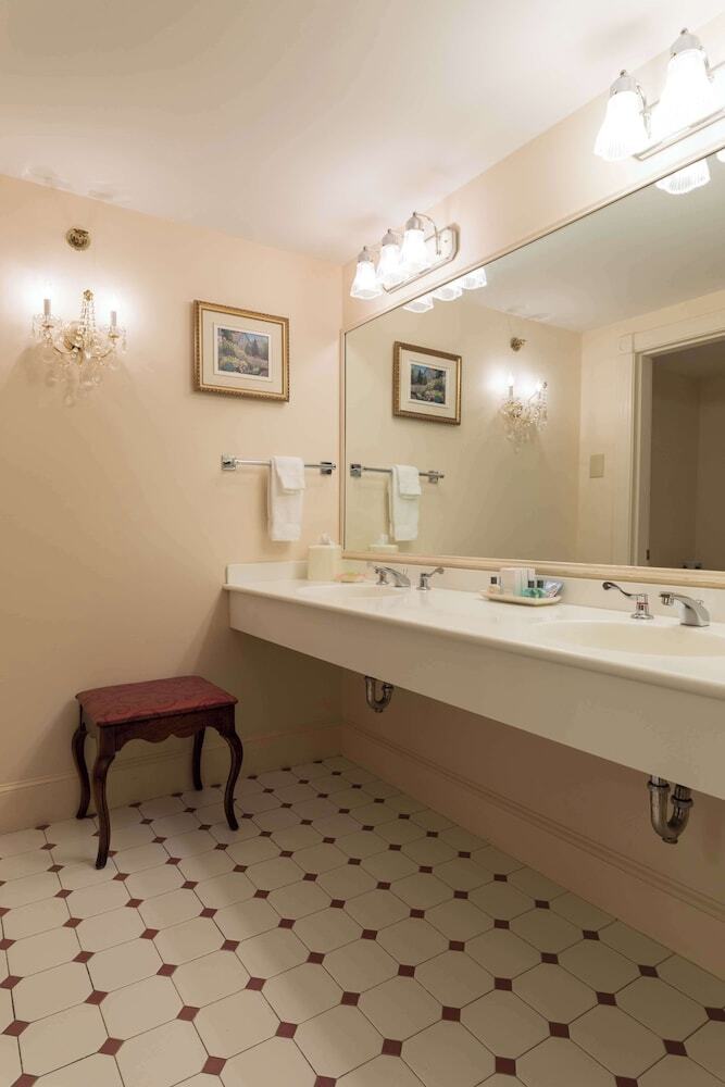 Hotel Bluenose Inn - Bar Harbor Collection