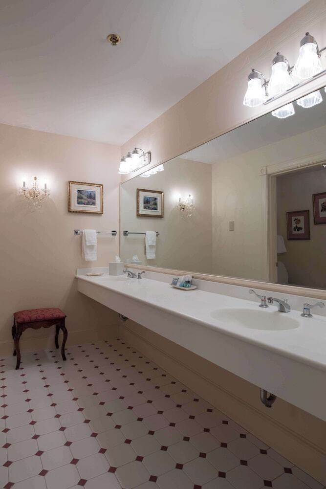 Hotel Bluenose Inn - Bar Harbor Collection