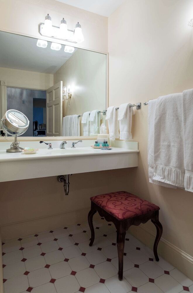 Hotel Bluenose Inn - Bar Harbor Collection