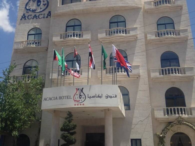 Acacia Hotel & Suites