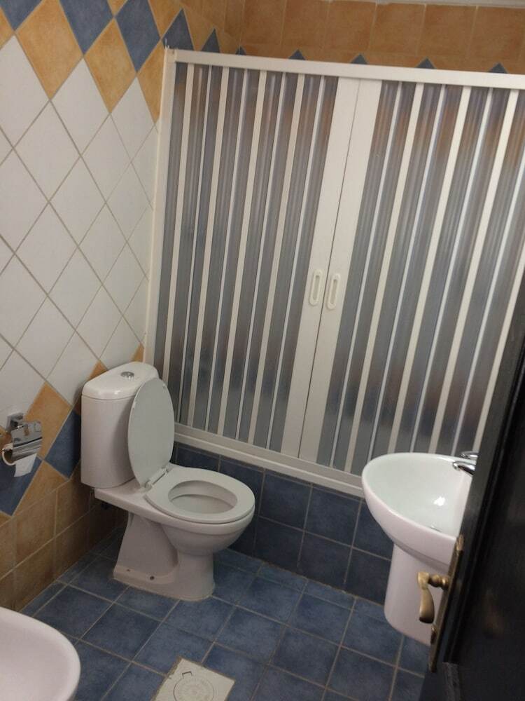 Acacia Hotel & Suites