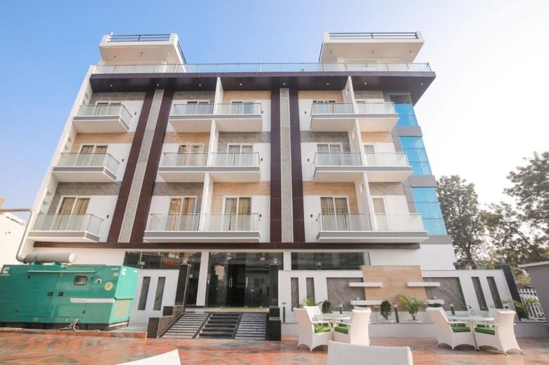 Hotel Amit House