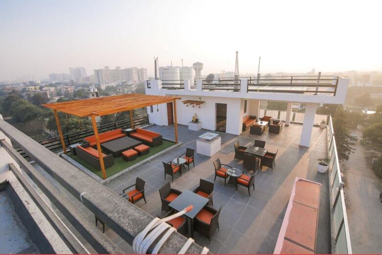 Hotel Amit House