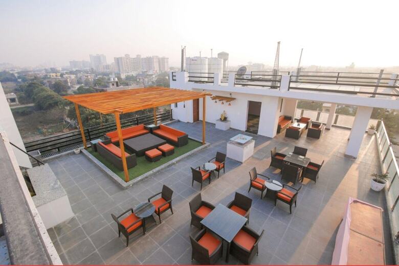 Hotel Amit House