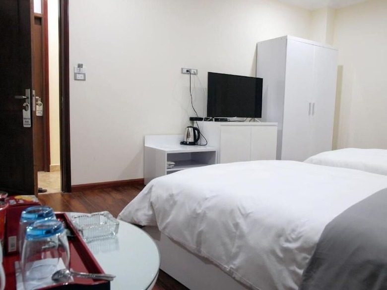 Vvs Glory Hotel - Bay Luxury