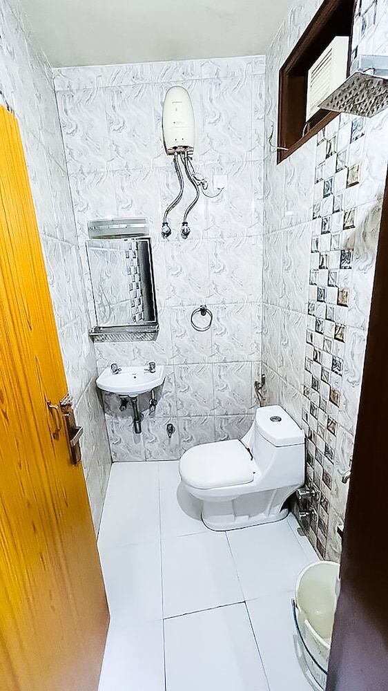 Roomshala 140 Hotel 24&7 Malviya Nagar