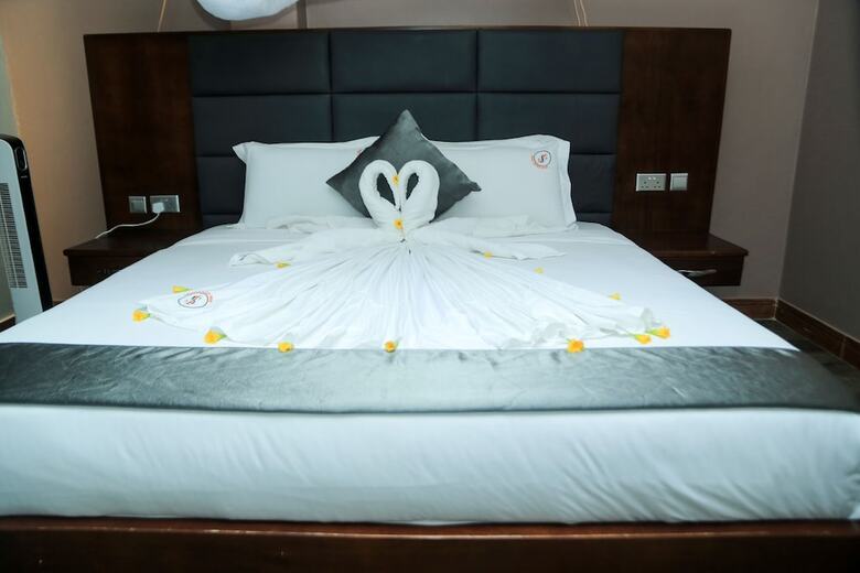 Jinna Suites Hotel