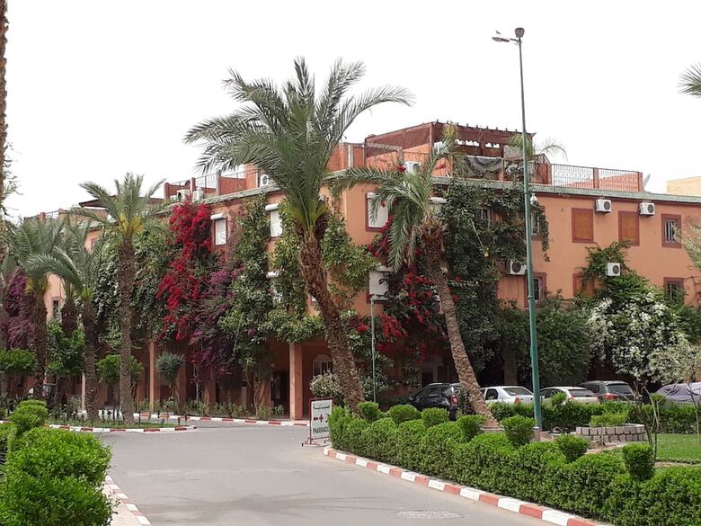 Riad With Outdoor Swimming Pools
