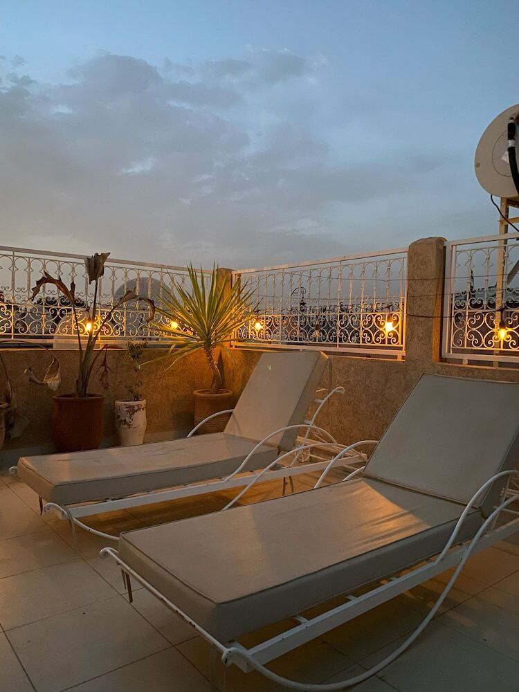 Riad With Outdoor Swimming Pools
