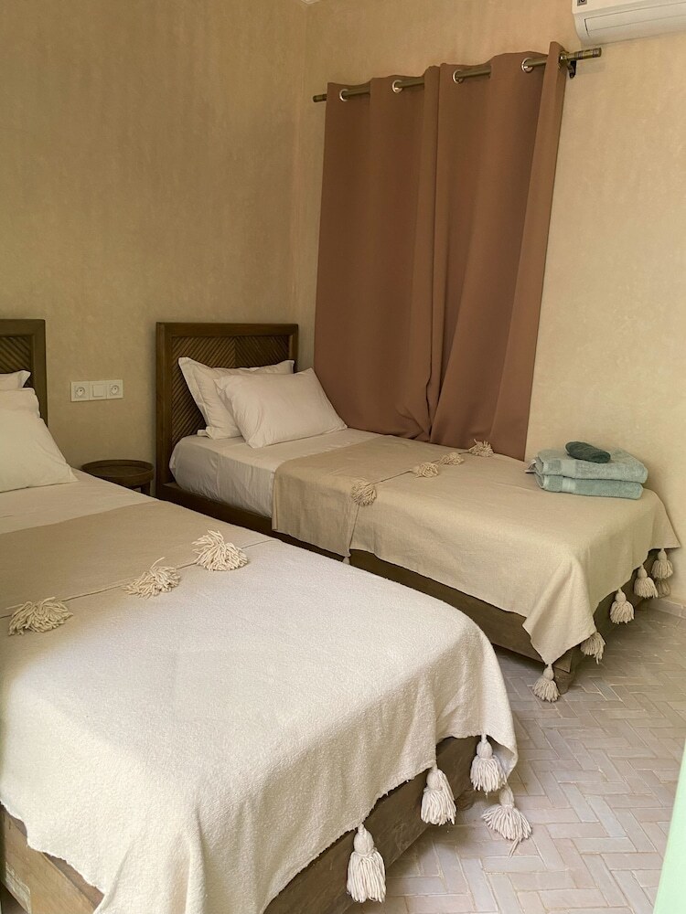 Riad With Outdoor Swimming Pools