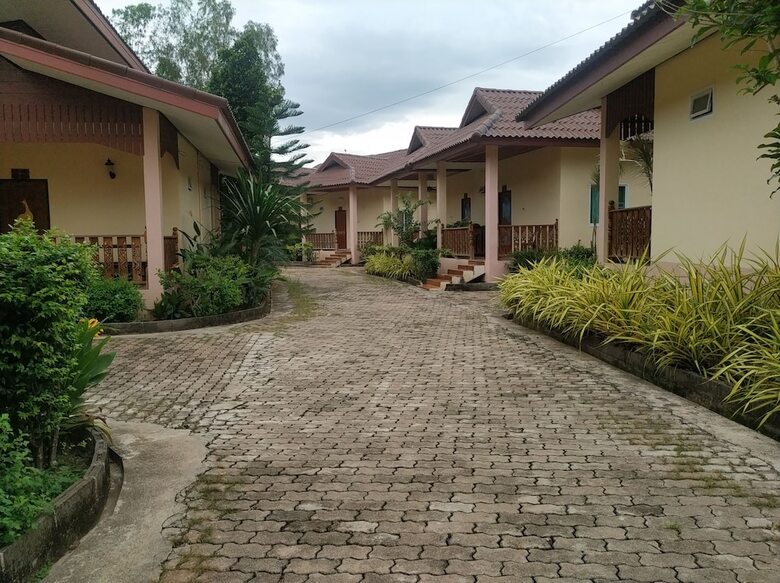 Hotel Rattikanchana Resort