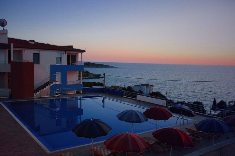 Aparthotel Apartments De Lara