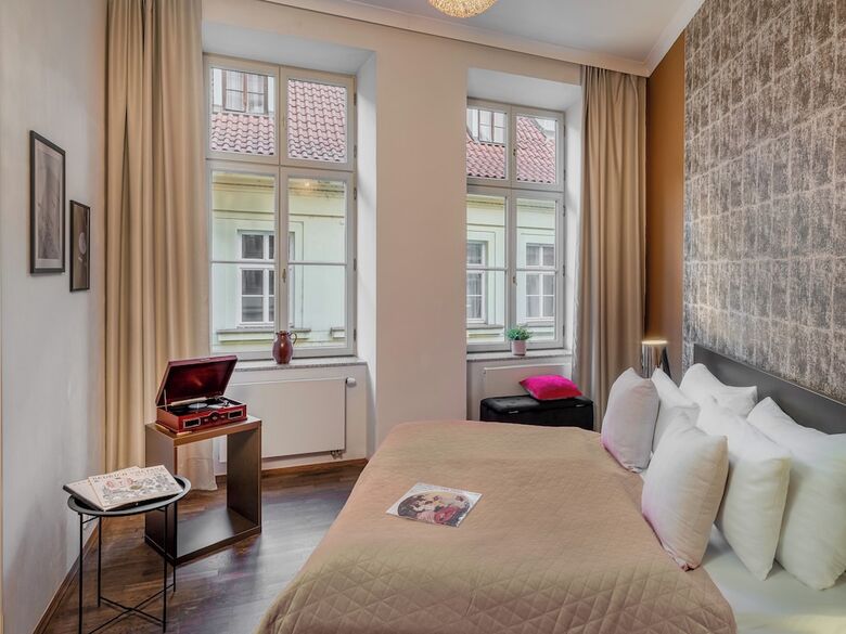 4 Arts Apartments By Adrez Living