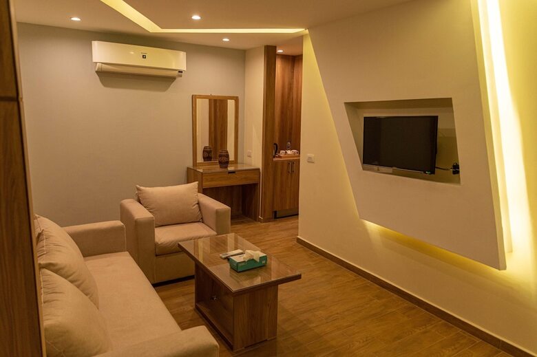 Nine Pyramids View Hotel