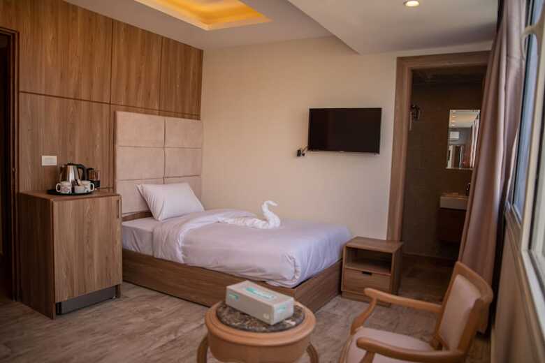 Nine Pyramids View Hotel