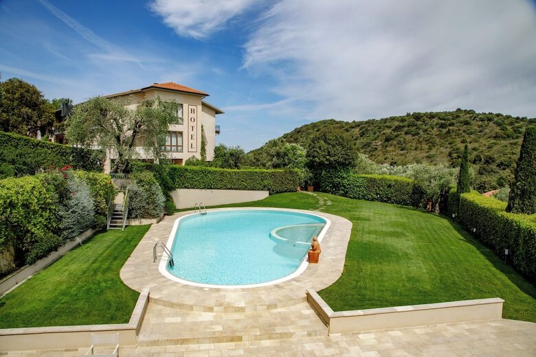 Valle Del Buttero Hotel Residence