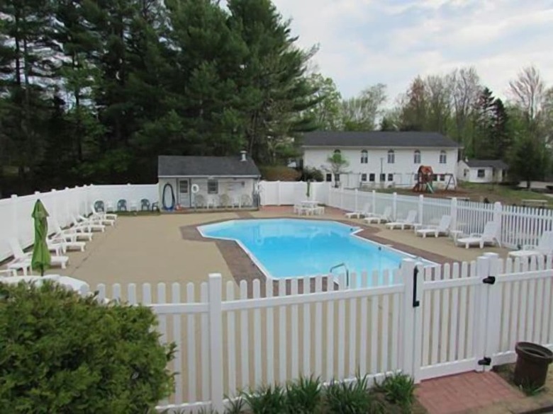 Hotel Merrill Farm Inn