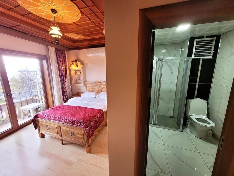 Saruhan Hotel