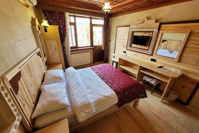 Saruhan Hotel