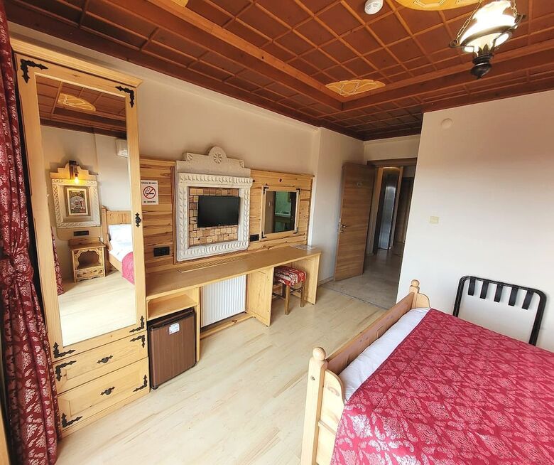 Saruhan Hotel