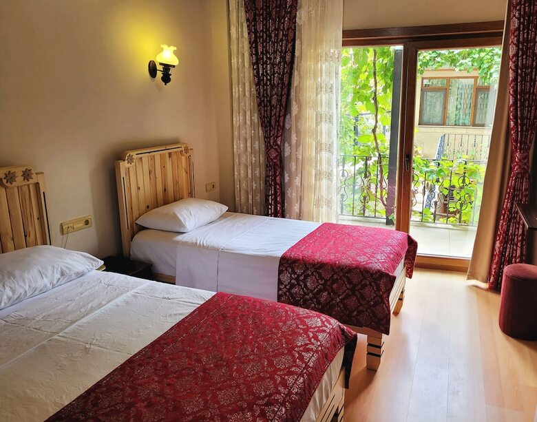 Saruhan Hotel