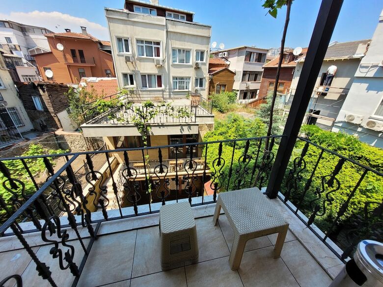 Saruhan Hotel