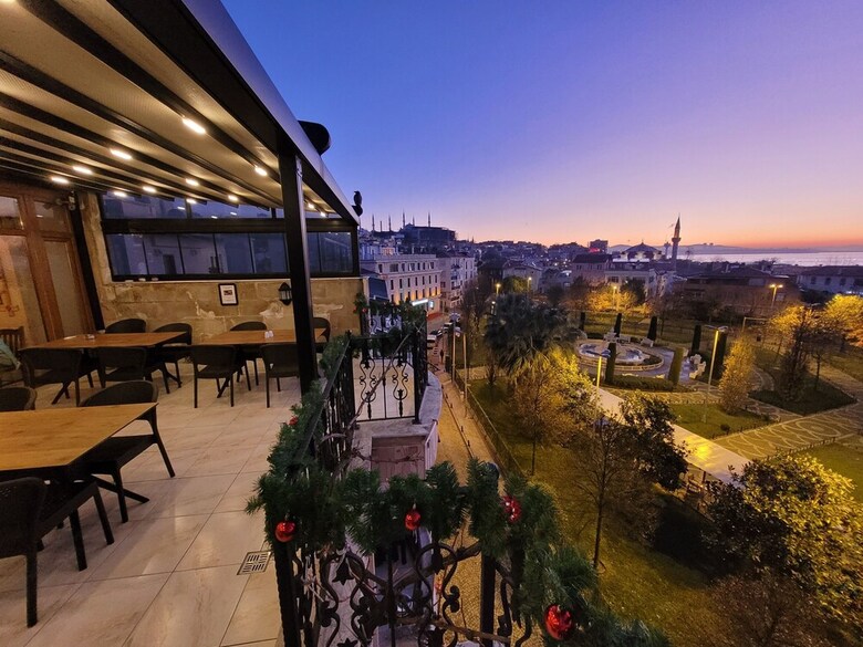 Saruhan Hotel