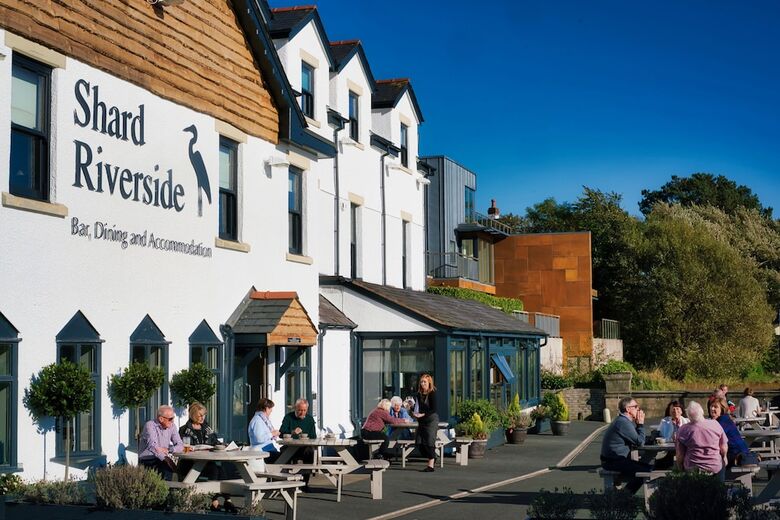 Posada Shard Riverside Hotel, Bar & Restaurant