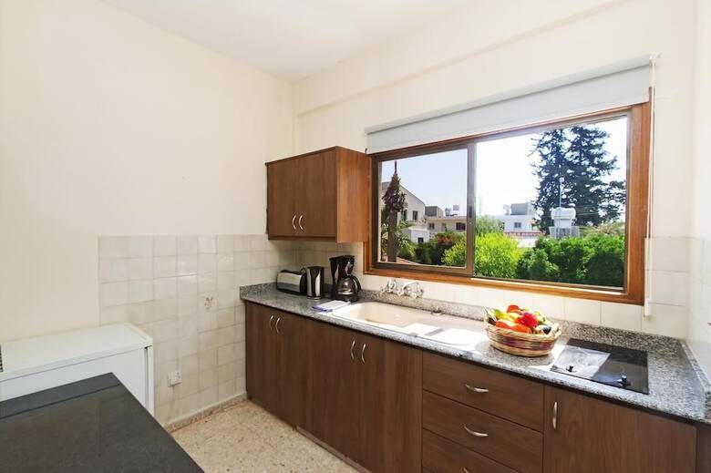 Room-spacious One Bedroom Apartment In P
