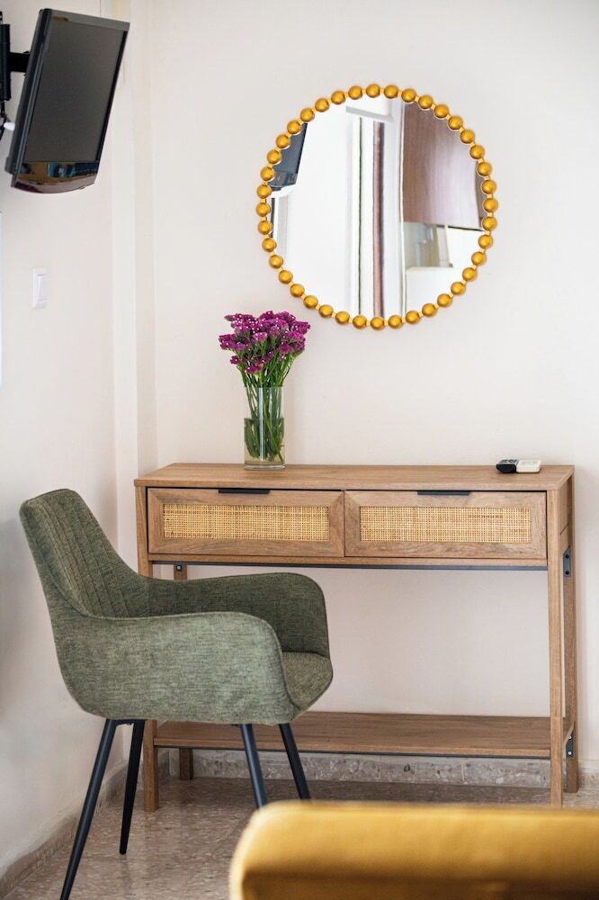 Room-spacious One Bedroom Apartment In P