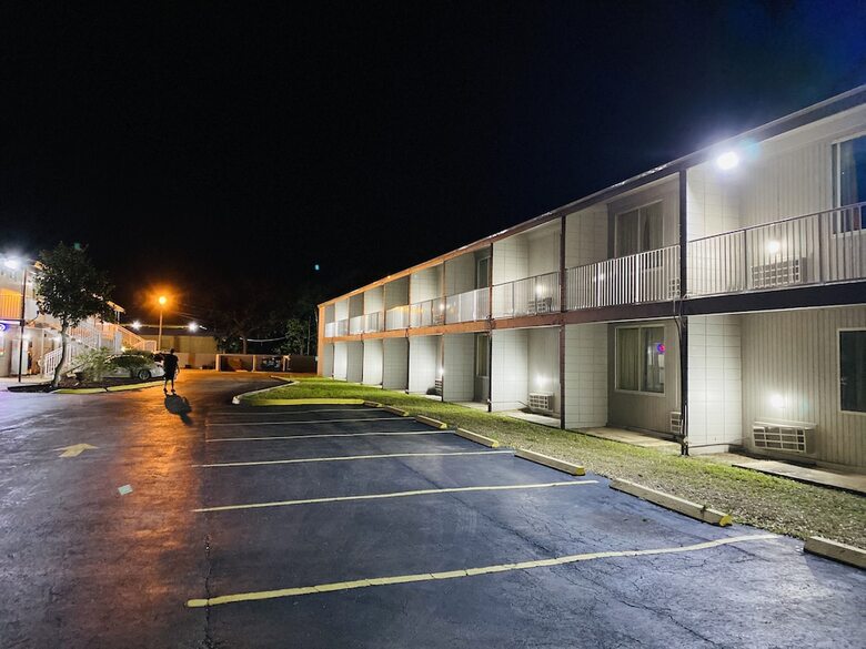 Motel Host Inn