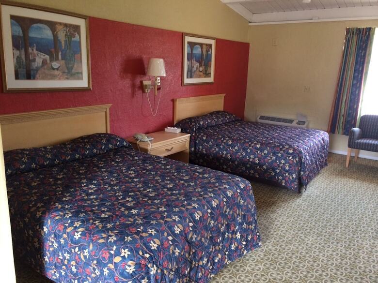 Motel Host Inn