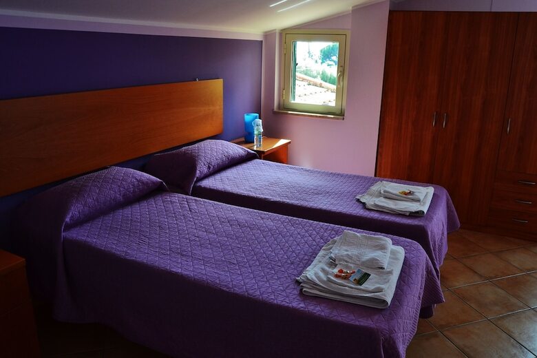 Bed & Breakfast B B S Elia Villa Surrounded By Greenery Inside The Historic Dubini Park